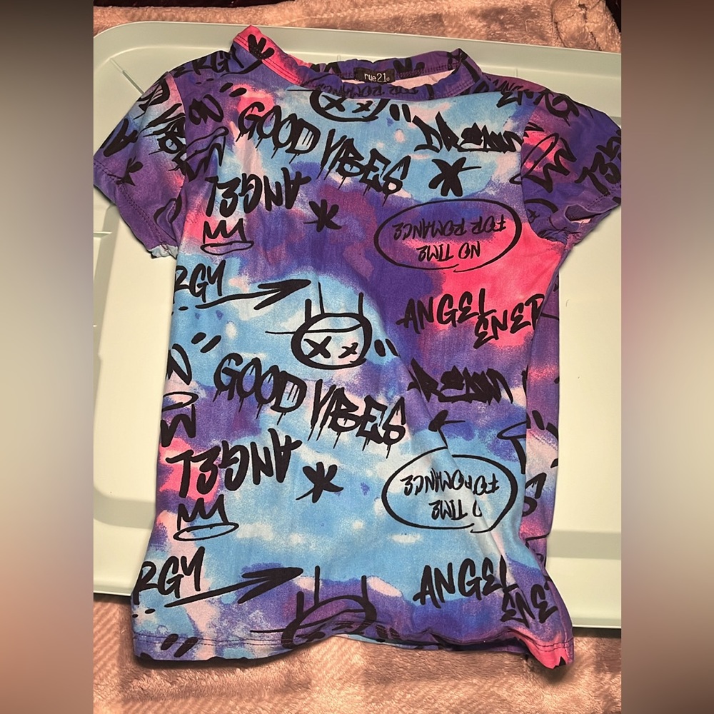 Graphic multicolor shirt